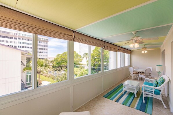 Interior - 1125-201 - Premium - Immerse yourself in luxury with a pond view (St. Petersburg)