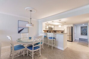 Dining - 1125-201 - Premium - Immerse yourself in luxury with a pond view (St. Petersburg)
