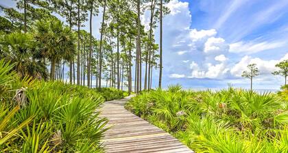 Near State Parks: Carrabelle Home w/ Beach Access!