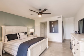 2 bedrooms, iron/ironing board, free WiFi, bed sheets - 1125-407 - Premium Plus - Step into Coastal Paradise (Siesta Key)
