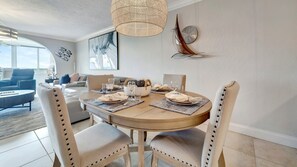 Dining - 1125-705 - Premium - Enjoy Seaside Splendor (Siesta Key)