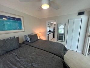 2 bedrooms, internet, bed sheets - 1128 PL - Premium - Escape to this Pondside Paradise (Sarasota)