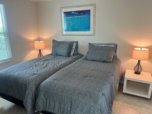 2 bedrooms, Internet, bed sheets - 1128 PL - Premium - Escape to this Pondside Paradise (Sarasota)