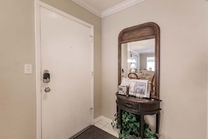 Interior - 1134 PL - Standard Plus - Cozy and Serene Garden Gem (Sarasota)