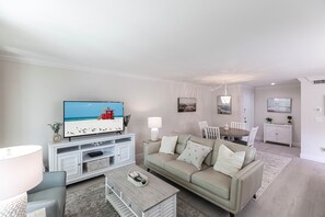 Living area - 1140 - Premium - Ground-Floor Remodeled Haven (Siesta Key)