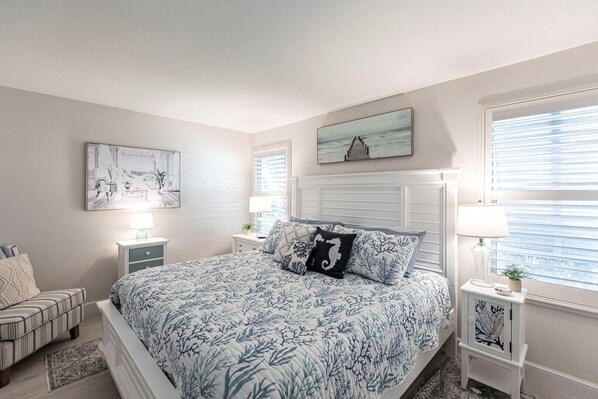 2 bedrooms, internet, bed sheets - 1140 - Premium - Ground-Floor Remodeled Haven (Siesta Key)