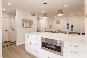 Coffee/tea maker, fridge, microwave, oven - 1156 PD - Premium - Luxuriously Renovated Oasis (Siesta Key)