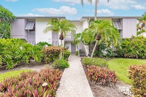 Exterior - 1156 PD - Premium - Luxuriously Renovated Oasis (Siesta Key)