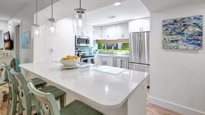 Cookware/dishes/utensils - 1166 - Premium Plus - Contemporary Coastal Luxury (Siesta Key)