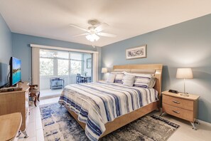 2 bedrooms, Internet, bed sheets - 1200-402 - Premium - Experience Serenity Steps from the Water (St. Petersburg)