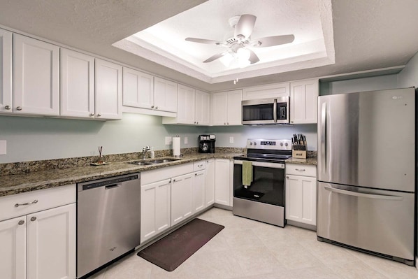 Coffee/tea maker, fridge, microwave, oven