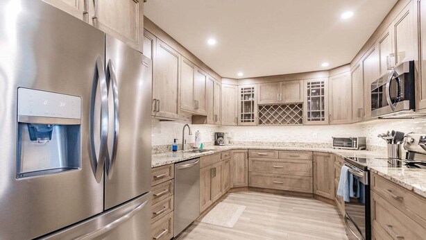 Coffee/tea maker, fridge, microwave, oven - 1200-602 - Premium Plus -Enjoy Relaxing Bayfront Bliss (St. Petersburg)