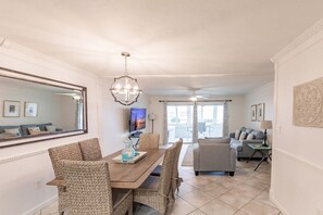 Interior - 1200-607 - Standard - Enjoy Relaxing Bayfront Bliss (Siesta Key)