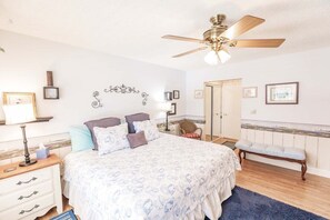 2 bedrooms, Internet, bed sheets - 6030 EPW - Standard Plus - Cozy Bay Side Garden Paradise (Siesta Key)