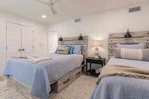 3 bedrooms, iron/ironing board, WiFi (free), bed sheets