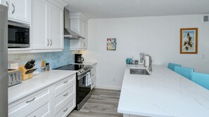 Cookware/dishes/utensils - 6044 WPW 3 Bedroom Condo Steps From the Pool (Siesta Key)