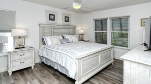 3 bedrooms, internet, bed sheets - 6044 WPW 3 Bedroom Condo Steps From the Pool (Siesta Key)