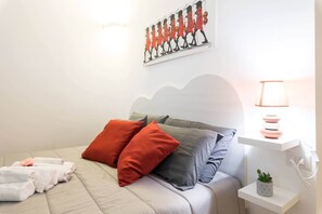 1 chambre, coffres-forts dans les chambres, fer et planche à repasser