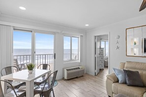 Televisión, chimenea