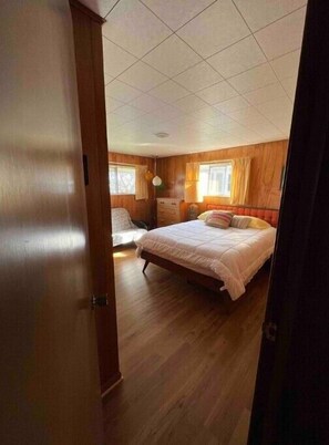 3 habitaciones, escritorio, wifi gratis y ropa de cama 