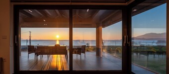 Sun and Sea Apartment in Astros,  Beachfront, 2 Bathrooms,Sunset Balcony,Parking