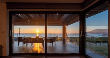 Sun and Sea Apartment in Astros, Beachfront, 2 Bathrooms,Sunset Balcony,Parking