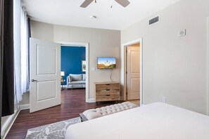 1 Schlafzimmer, Bügeleisen/Bügelbrett, Bettwäsche