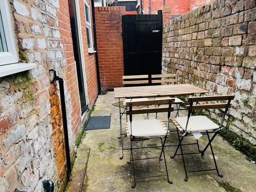 Remarkable 4-bed House in Bootle, Liverpool