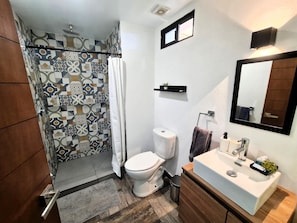 Family Triple Room, Kitchen | Bathroom | Shower, rainfall showerhead, free toiletries, hair dryer