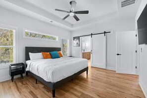 4 camere, una scrivania, ferro/asse da stiro, Wi-Fi gratuito