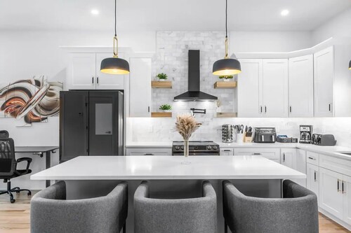 Exquisite 4-Bedroom Luxury Home Near Downtown Atlanta: NO CLEANING FEES