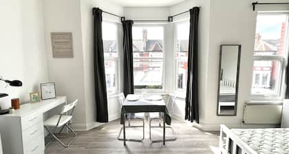 Full House 5 Rooms 3 Bath London