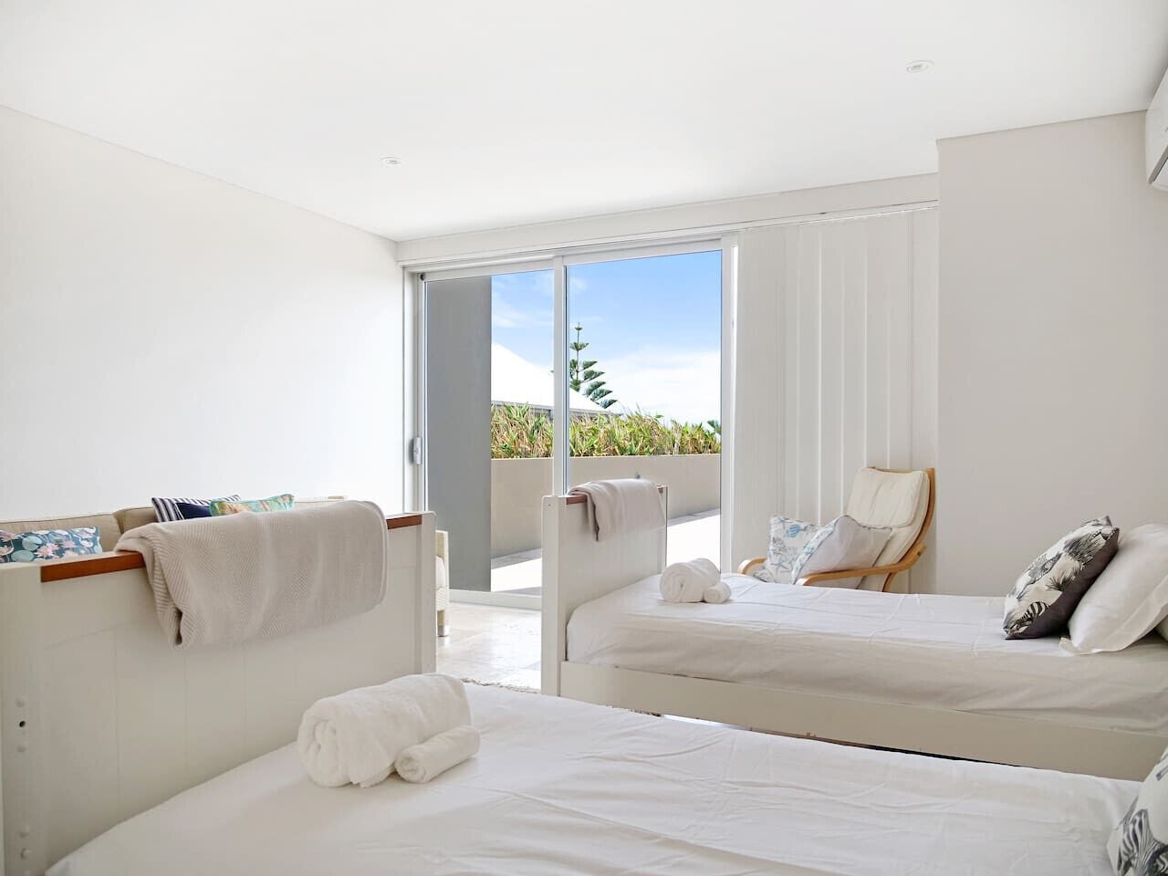 4 bedrooms, desk, iron/ironing board, travel cot