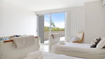 4 bedrooms, desk, iron/ironing board, travel cot