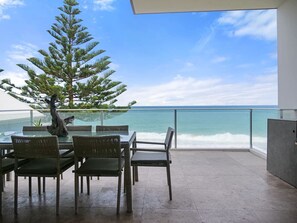 Outdoor dining - Panoramic Ocean Penthouse - Dolphin View (The Entrance North)