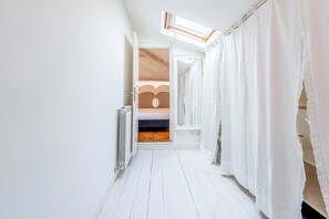 2 chambres, fer et planche à repasser, Wi-Fi, draps fournis