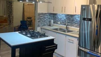 Family House | Private kitchen | Full-size fridge, microwave, stovetop, cookware/dishes/utensils