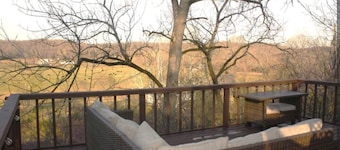 Outlook Point, river side, swimming, kayaks available, fishing, and relaxation. 