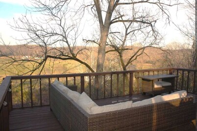 Outlook Point, river side, swimming, kayaks available, fishing, and relaxation. 