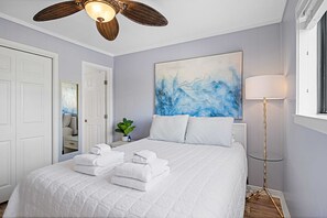2 bedrooms, iron/ironing board, WiFi, bed sheets - 3 Night Minimum!  Poolside-2 bed/2bath-Walk to Beach-3 Pools! (Hilton Head Island)