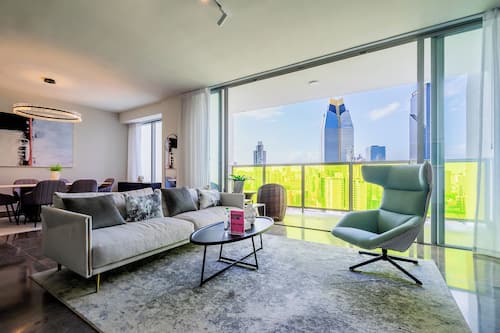 Apartment (24G) | Living room | Smart TV