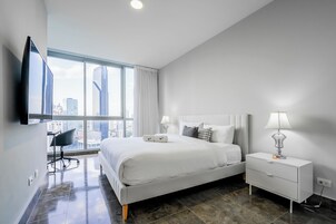 Apartment (24G) | Premium bedding, iron/ironing board, free WiFi, bed sheets