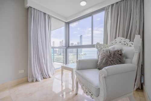 Apartment (17C) | Living area | Smart TV