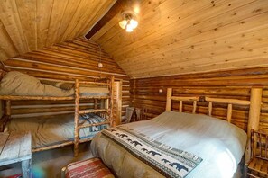 1 bedroom, bed sheets