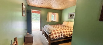 Newly Remodeled Motel Room with 1 Queen Bed, Bathroom with shower. Mini Fridge, Coffee Maker. Situated close to the General Store in Silver Gate, MT