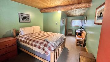 1 bedroom, bed sheets