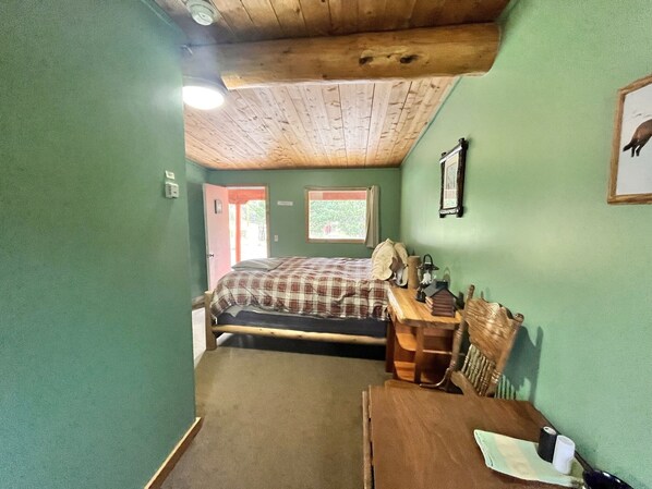 1 bedroom, bed sheets