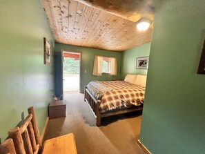 1 bedroom, bed sheets