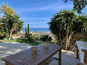 Outdoor dining - Charmant T2 vue mer (Bastia)