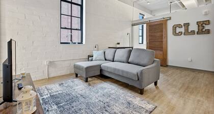 Industrial Style 1BD loft in DT Cleveland!